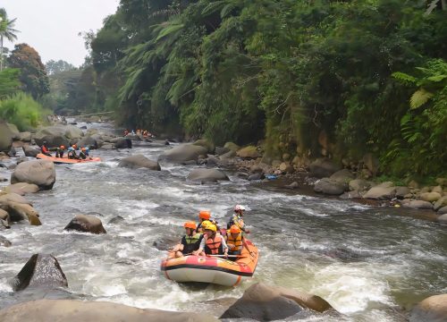 Rafting di Puncak Bogor Harga 2026 & Paket Terbaik Kalang Adventure