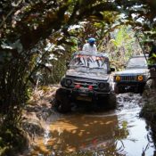 Suasana offroad dalam acara gathering kantor